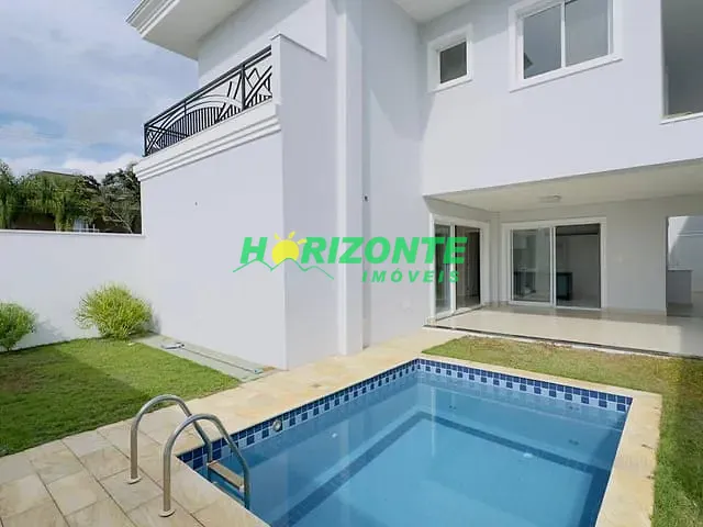Casa com 310m² 4 quartos e 5 banheiros, à venda, no bairro Urbanova em São José dos Campos