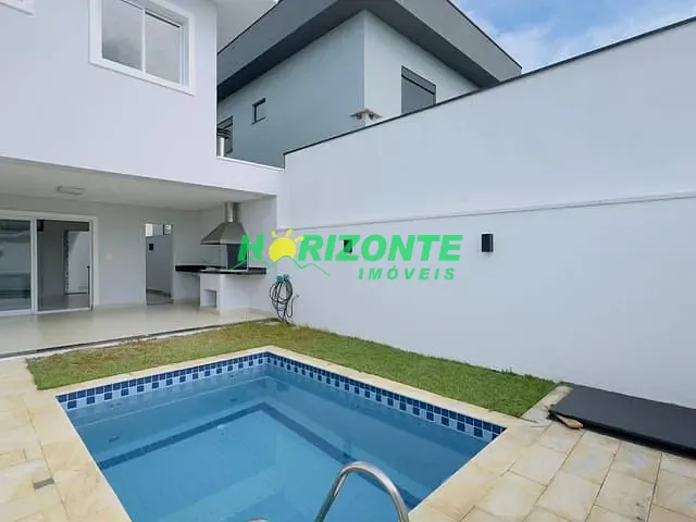 Casa com 310m² 4 quartos e 5 banheiros, à venda, no bairro Urbanova em São José dos Campos