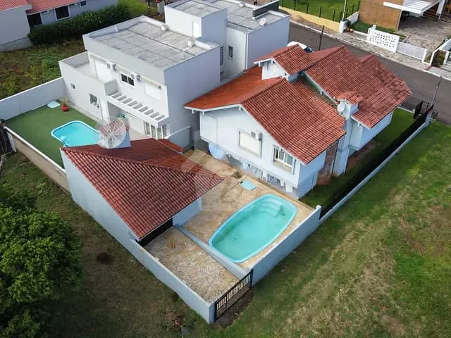 Casa com 211m² 5 quartos e 2 banheiros, à venda, no bairro Teutônia em Teutônia