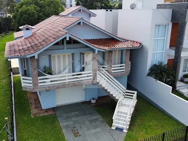 Casa com 211m² 5 quartos e 2 banheiros, à venda, no bairro Teutônia em Teutônia