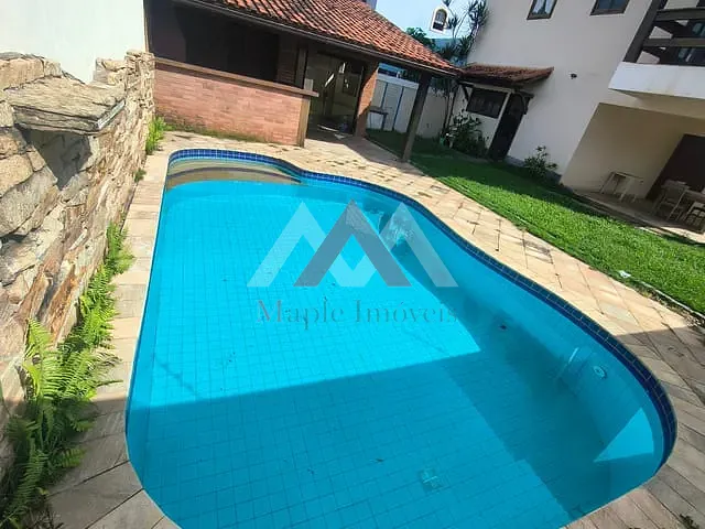 Casa 4 quartos e 3 banheiros, para alugar, no bairro Maravista em Niterói