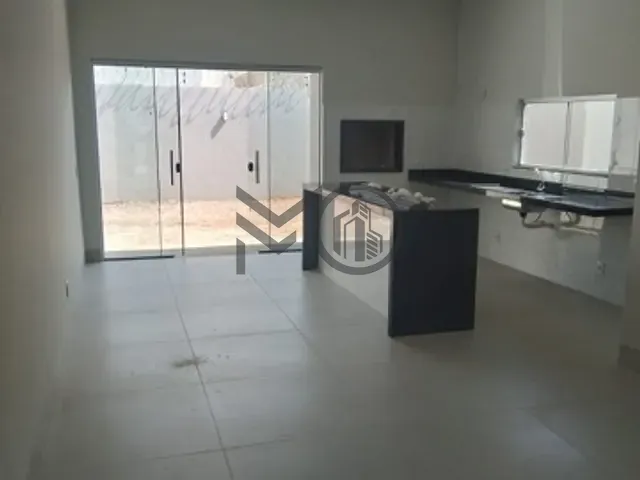 Casa com 225m² 3 quartos e 2 banheiros, à venda, no bairro Jardim Universitário em Cuiabá