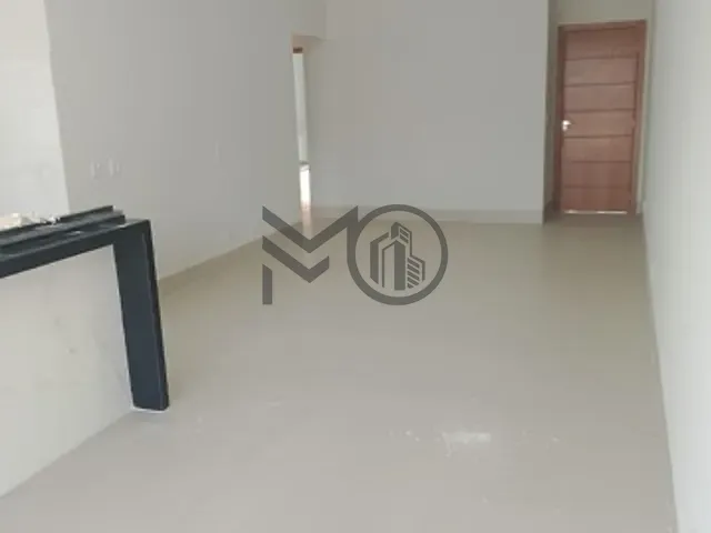 Casa com 225m² 3 quartos e 2 banheiros, à venda, no bairro Jardim Universitário em Cuiabá