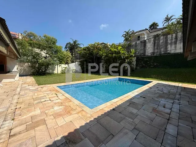 Casa com 1040m² 4 quartos e 6 banheiros, à venda, no bairro Alphaville em Santana de Parnaíba