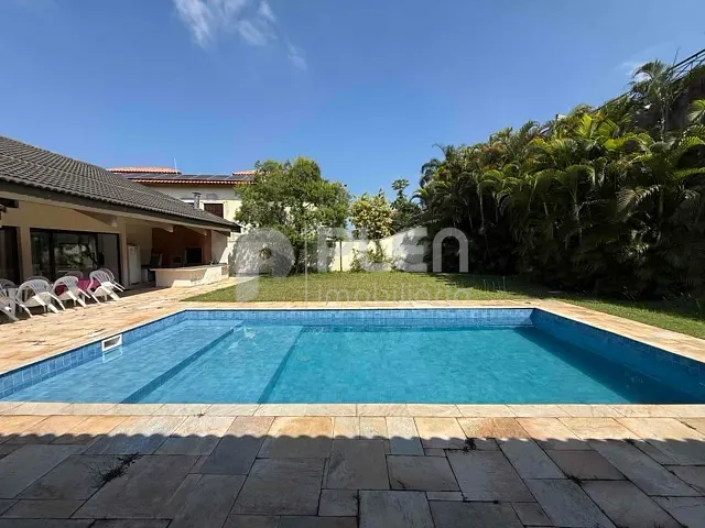 Casa com 1040m² 4 quartos e 6 banheiros, à venda, no bairro Alphaville em Santana de Parnaíba