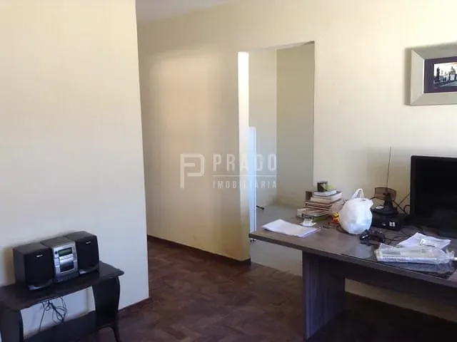 Casa com 420m² 2 quartos e 4 banheiros, à venda, no bairro Areal em Pelotas
