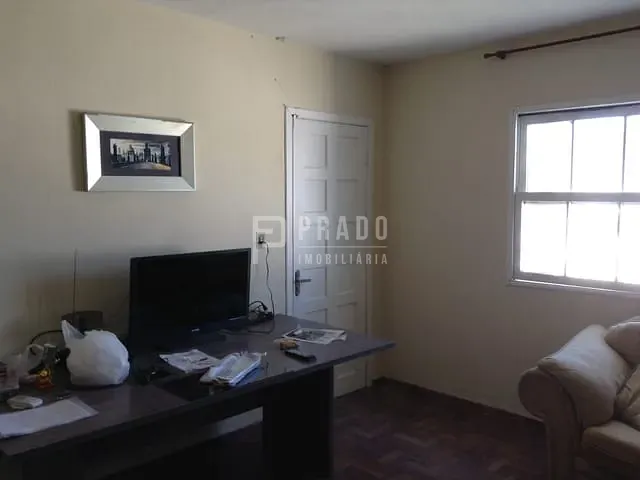 Casa com 420m² 2 quartos e 4 banheiros, à venda, no bairro Areal em Pelotas