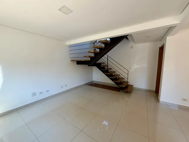 Sobrado 4 quartos e 1 banheiro, à venda ou para alugar, no bairro Chácara Cachoeira em Campo Grande