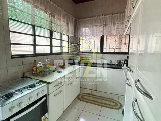 Casa com 180m² 3 quartos e 2 banheiros, à venda, no bairro Vila Industrial em Bauru