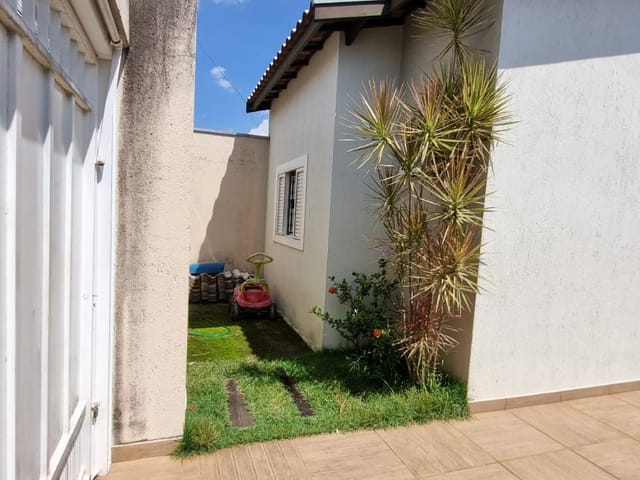 Casa com 160m² 2 quartos e 3 banheiros, à venda, no bairro Jardim Lucas Teixeira em São João da Boa Vista
