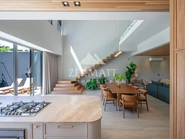 Casa 3 quartos e 5 banheiros, à venda, no bairro Itoupava Norte em Blumenau