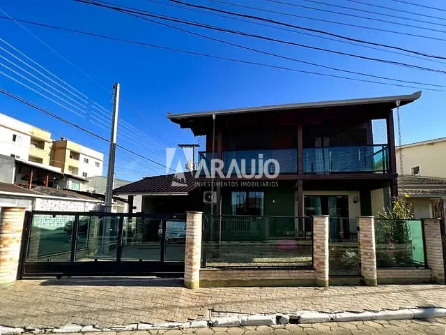 Casa com 155m² 3 quartos e 3 banheiros, à venda, no bairro Cidade Nova em Itajaí
