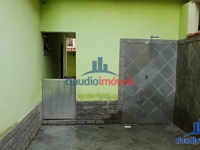 Casa 2 quartos e 2 banheiros, à venda, no bairro Colônia Santo Antônio em Barra Mansa
