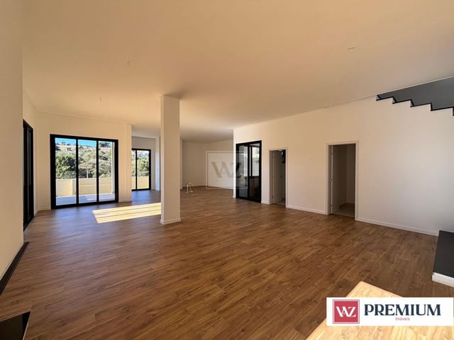 Casa com 300m² 3 quartos e 4 banheiros, à venda, no bairro Colônia Dona Luíza em Ponta Grossa