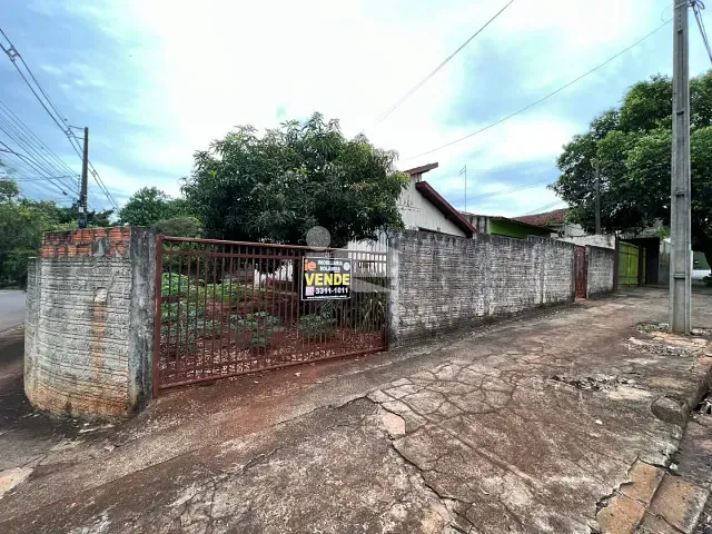 Casa com 315m², à venda, no bairro Centro em Rolândia