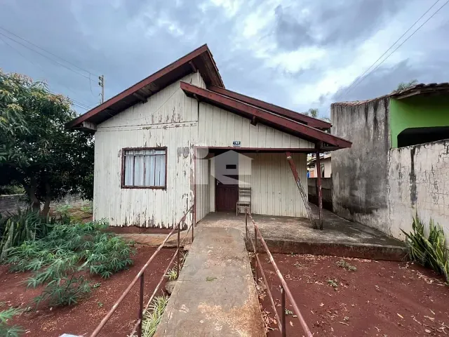Casa com 315m², à venda, no bairro Centro em Rolândia