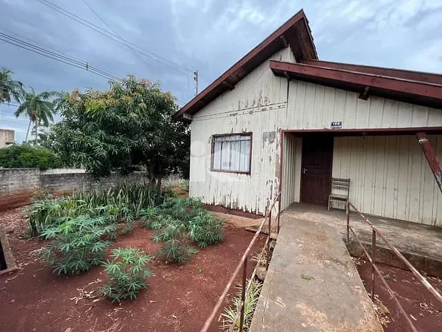 Casa com 315m², à venda, no bairro Centro em Rolândia
