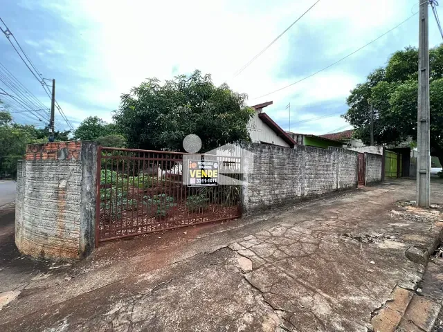 Casa com 315m², à venda, no bairro Centro em Rolândia