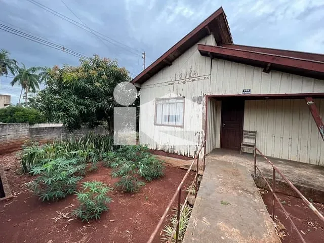 Casa com 315m², à venda, no bairro Centro em Rolândia
