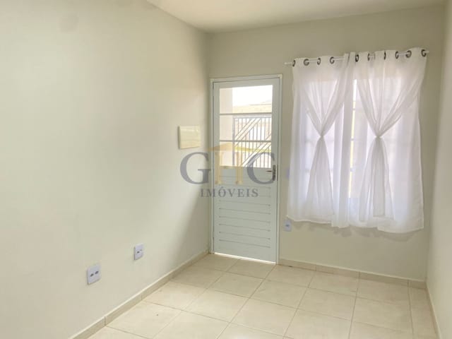 Casa com 176m² 2 quartos e 1 banheiro, para alugar, no bairro Pacaembú Bandeiras em Salto de Pirapora