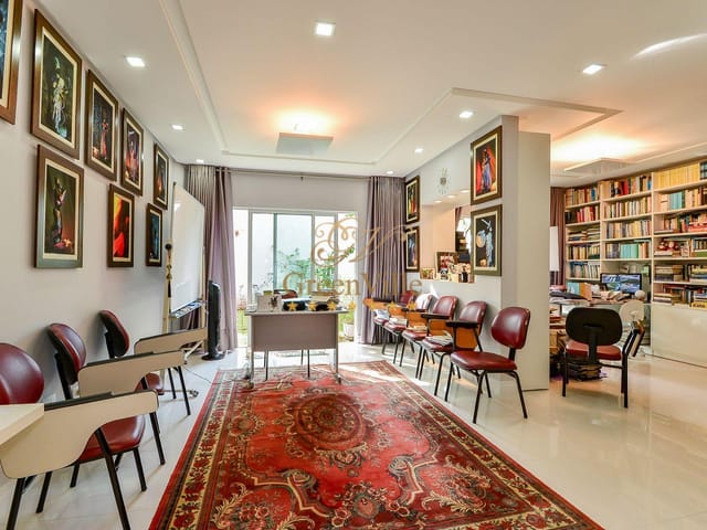 Casa com 360m² 3 quartos e 5 banheiros, à venda, no bairro Bacacheri em Curitiba