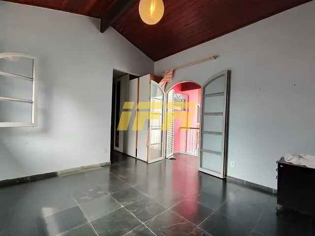 Sobrado com 300m² 3 quartos e 4 banheiros, à venda, no bairro Centro em Ubatuba