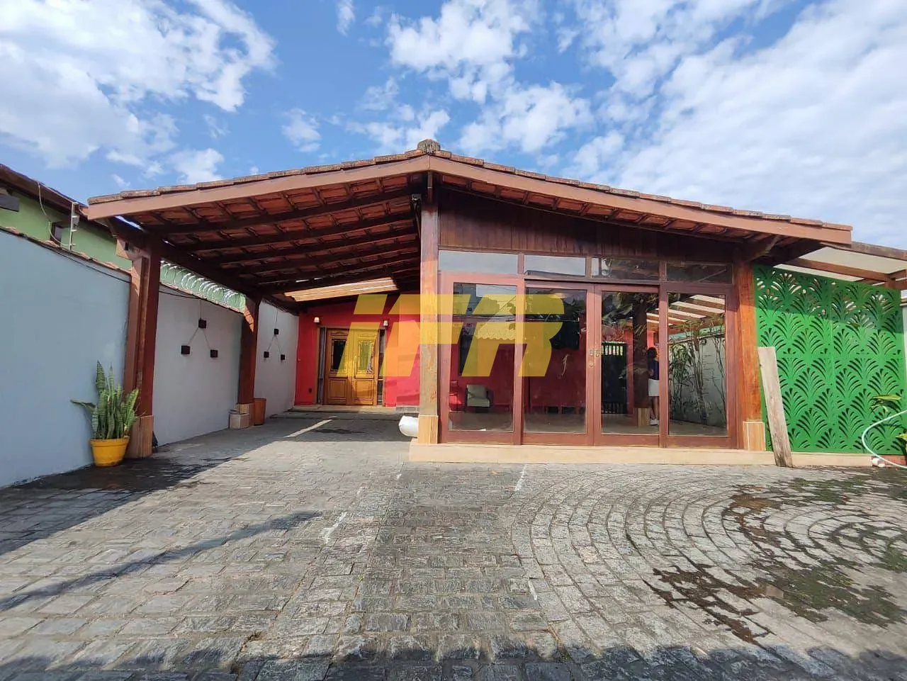 Sobrado, 3 quartos, 221 m² - Foto 1
