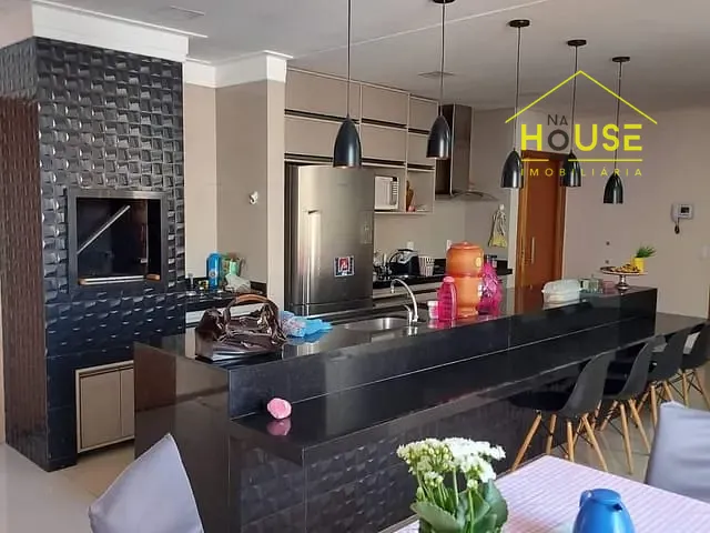 Casa com 250m² 3 quartos e 1 banheiro, à venda, no bairro Jardim Universitário em Votuporanga