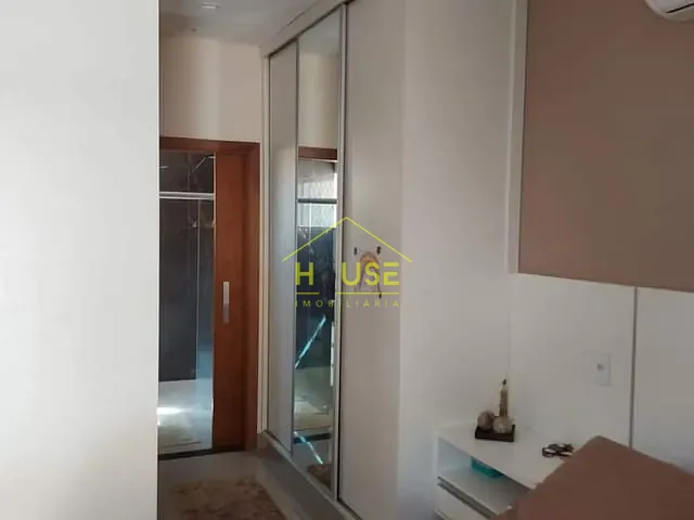 Casa com 250m² 3 quartos e 1 banheiro, à venda, no bairro Jardim Universitário em Votuporanga