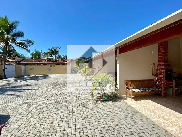 Casa com 1500m² 11 quartos e 6 banheiros, à venda, no bairro Sapé em Ubatuba
