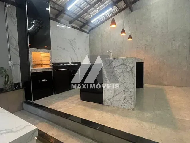Casa com 250m² 3 quartos e 2 banheiros, à venda, no bairro Novo São Vicente em Bom Despacho