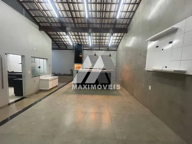 Casa com 250m² 3 quartos e 2 banheiros, à venda, no bairro Novo São Vicente em Bom Despacho