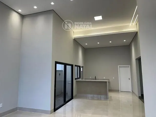 Casa com 250m² 3 quartos e 4 banheiros, à venda, no bairro Conjunto Habitacional Alexandre Urbanas em Londrina