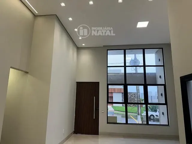 Casa com 250m² 3 quartos e 4 banheiros, à venda, no bairro Conjunto Habitacional Alexandre Urbanas em Londrina