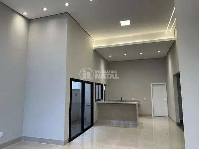 Casa com 250m² 3 quartos e 4 banheiros, à venda, no bairro Conjunto Habitacional Alexandre Urbanas em Londrina