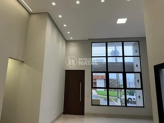 Casa com 250m² 3 quartos e 4 banheiros, à venda, no bairro Conjunto Habitacional Alexandre Urbanas em Londrina