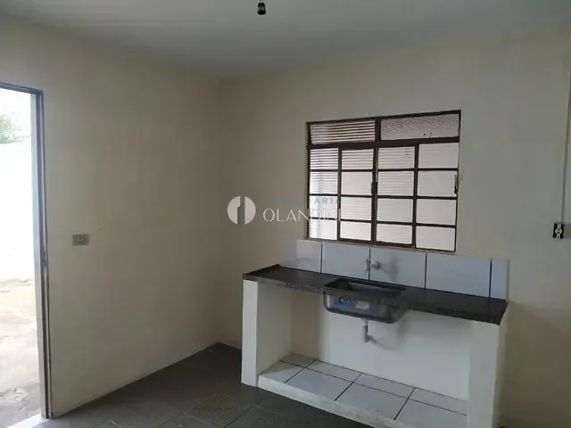 Casa com 300m² 1 quarto e 1 banheiro, para alugar, no bairro Parque Das Paineiras em Artur Nogueira