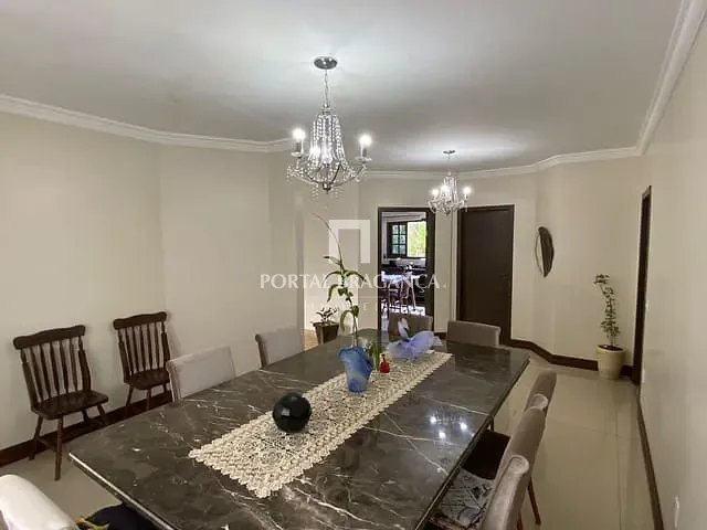 Casa com 1500m² 3 quartos e 5 banheiros, à venda ou para alugar, no bairro Lagos de Santa Helena em Bragança Paulista