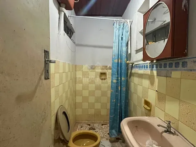 Casa 3 quartos e 2 banheiros, à venda ou para alugar, no bairro Vila Menezes em Poços de Caldas