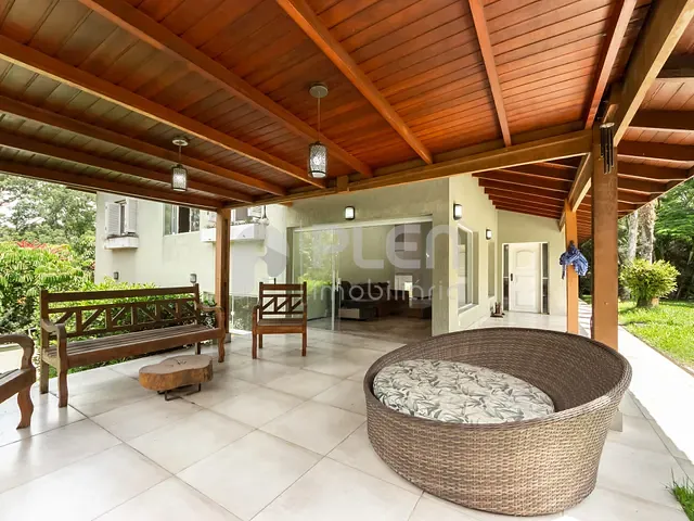 Casa com 1235m² 5 quartos e 7 banheiros, à venda, no bairro Palos Verde em Carapicuíba