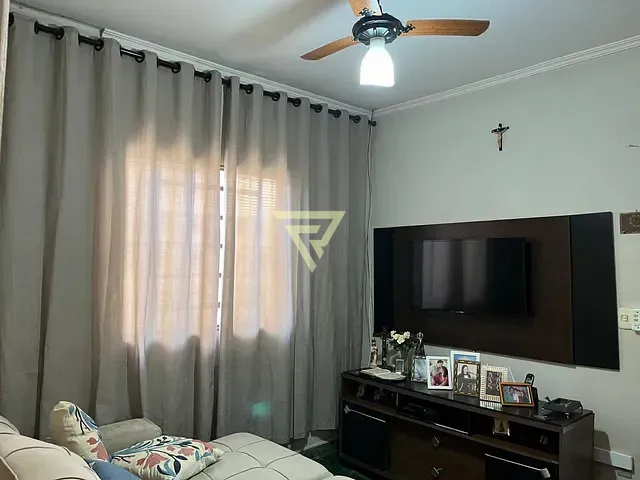 Casa com 200m², à venda, no bairro Jardim Eugênio Mendes Lopes em Ribeirão Preto