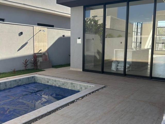 Casa 3 quartos e 5 banheiros, à venda, no bairro Jardim Montevidéu em Campo Grande