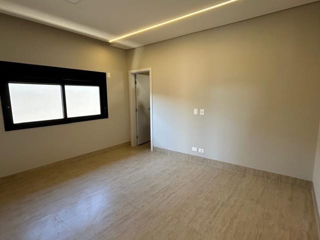 Casa 3 quartos e 5 banheiros, à venda, no bairro Jardim Montevidéu em Campo Grande
