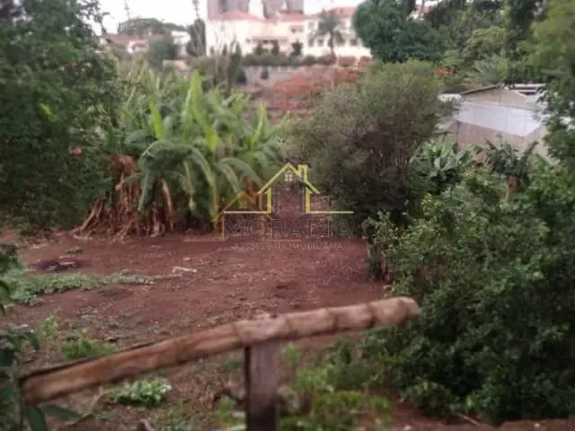 Casa com 3710m² 7 quartos e 5 banheiros, à venda, no bairro Centro em Guaxupé