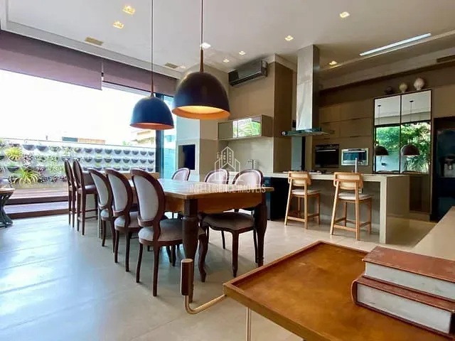 Casa com 417m² 3 quartos e 3 banheiros, para alugar, no bairro Jardim Itália em Cuiabá