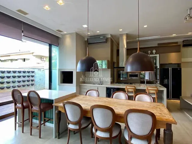 Casa com 417m² 3 quartos e 3 banheiros, para alugar, no bairro Jardim Itália em Cuiabá