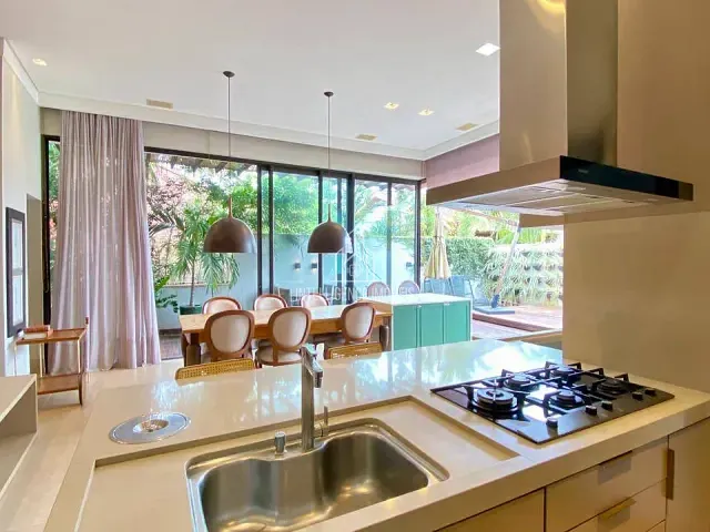 Casa com 417m² 3 quartos e 3 banheiros, para alugar, no bairro Jardim Itália em Cuiabá