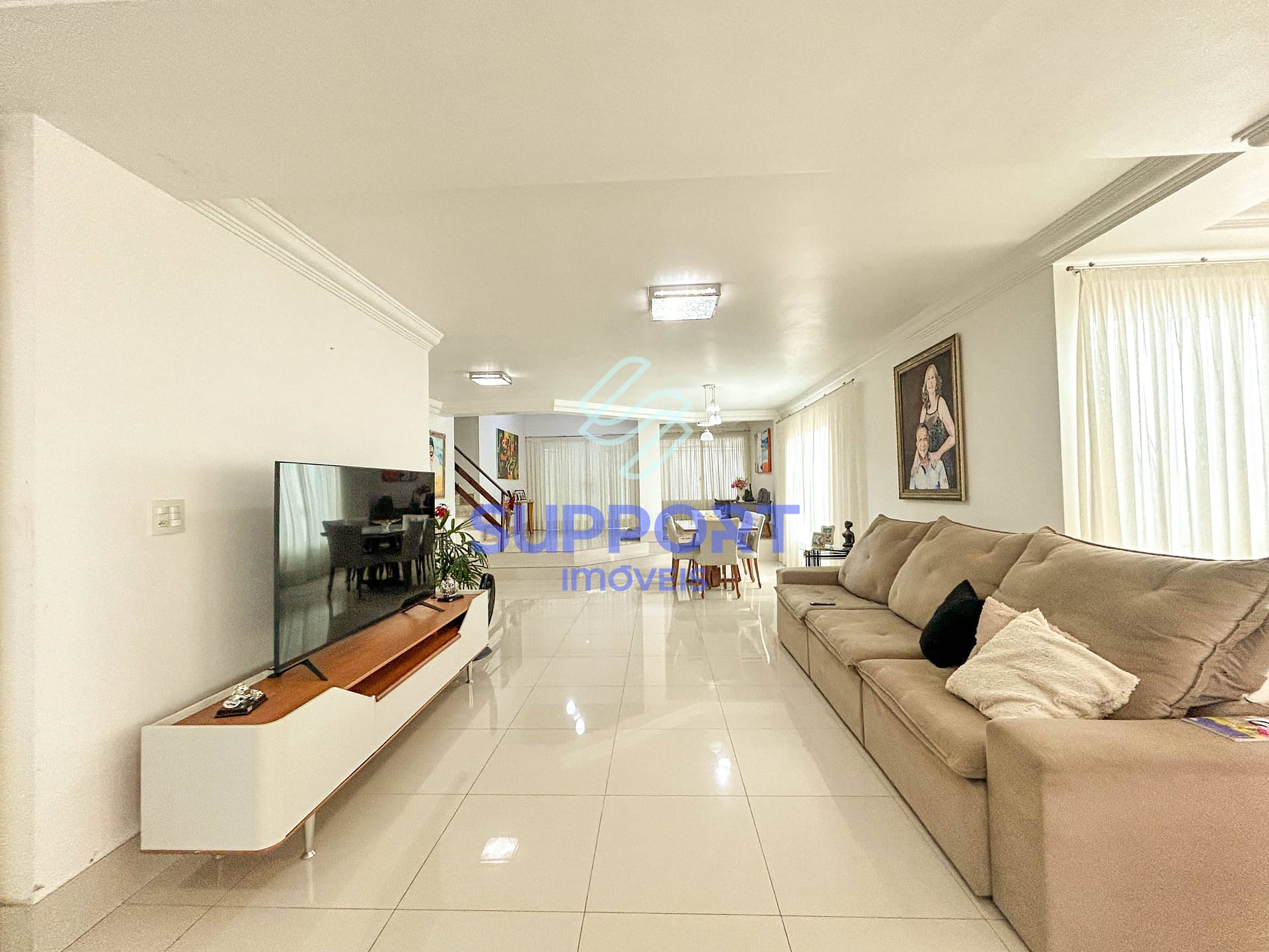 Casa à venda com 3 quartos, 720m² - Foto 2