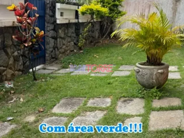 Casa 4 quartos e 3 banheiros, para alugar, no bairro Pontal em Ilhéus