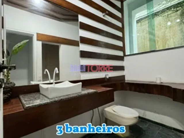 Casa 4 quartos e 3 banheiros, para alugar, no bairro Pontal em Ilhéus